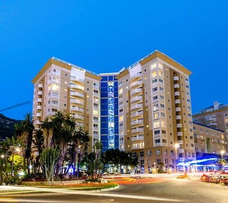 Central One Bed Apartment, Sleeps 4 With Roof Top Pool. Gibraltar Buitenkant foto